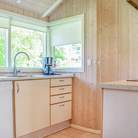 Дом отдыха Stunning In With Kitchen